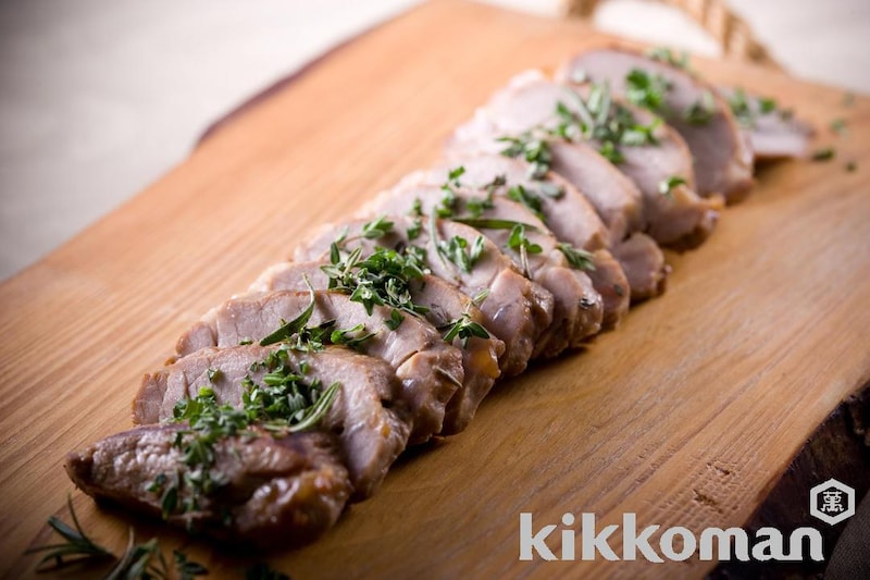 人気のかたまり肉で!豚ヒレ肉(ブロック)の香草焼き