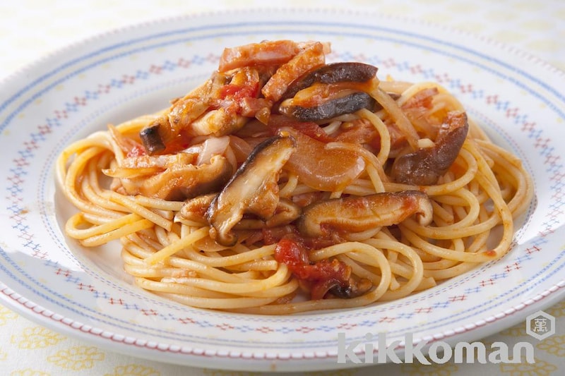 ベーコンとしいたけのトマトパスタ