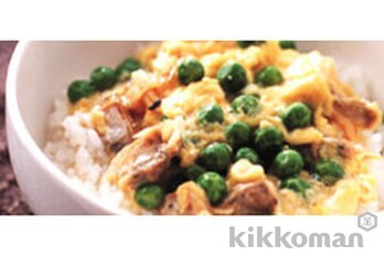 グリーンピースとあさりの卵とじ丼