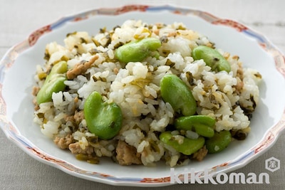 写真:そら豆と高菜のご飯