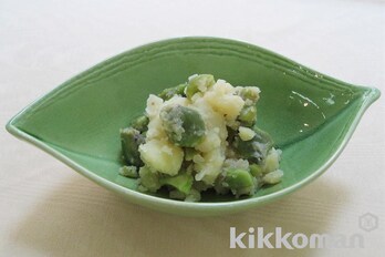 じゃがいもとそら豆の粉吹き煮