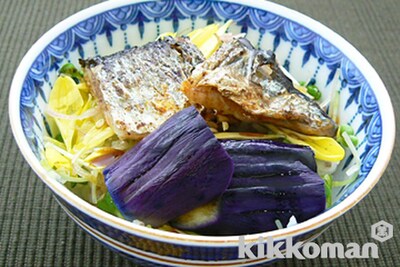 写真:秋刀魚加薬丼(さんまかやくどん)