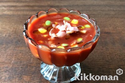 写真:火を使わない!枝豆とコーンのトマトスープ こんがりベーコンのせ