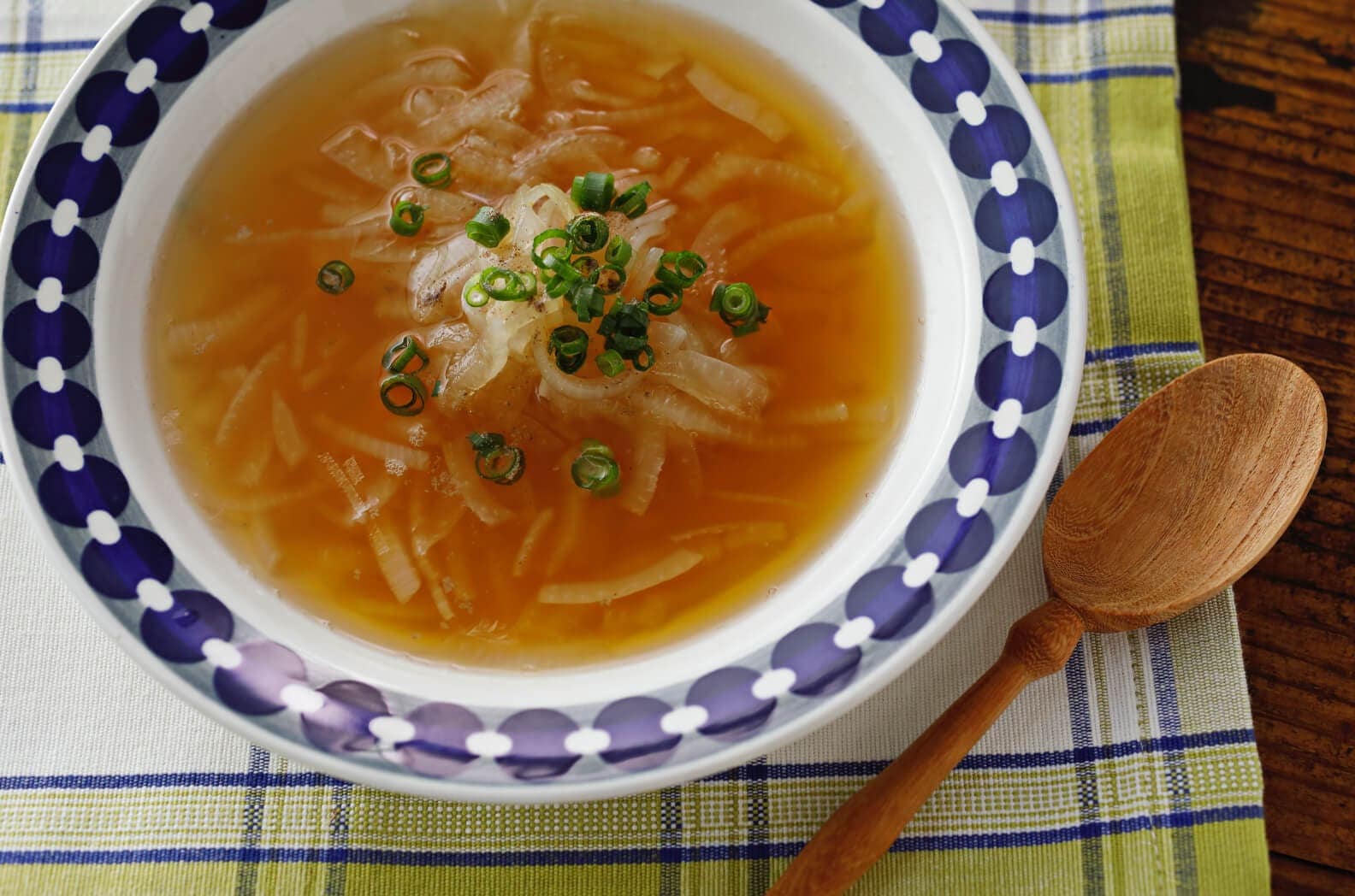 写真：玉ねぎのしょうゆスープ