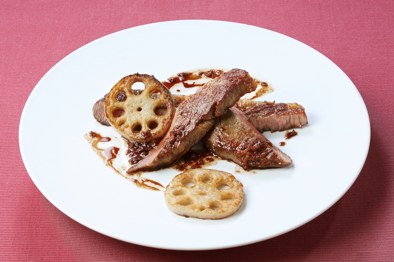 牛肉のポワレ ソース・ヴァンルージュ