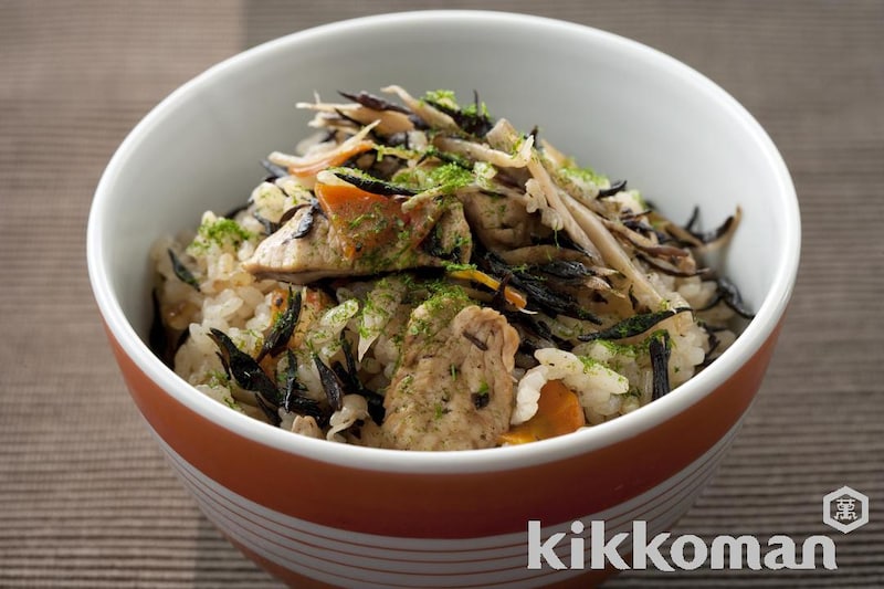 だしいらずで簡単!鶏肉とひじきの炊き込みご飯