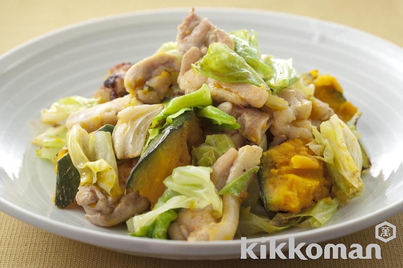 フライパンひとつで簡単!鶏肉とキャベツ、かぼちゃの豆板醤炒め