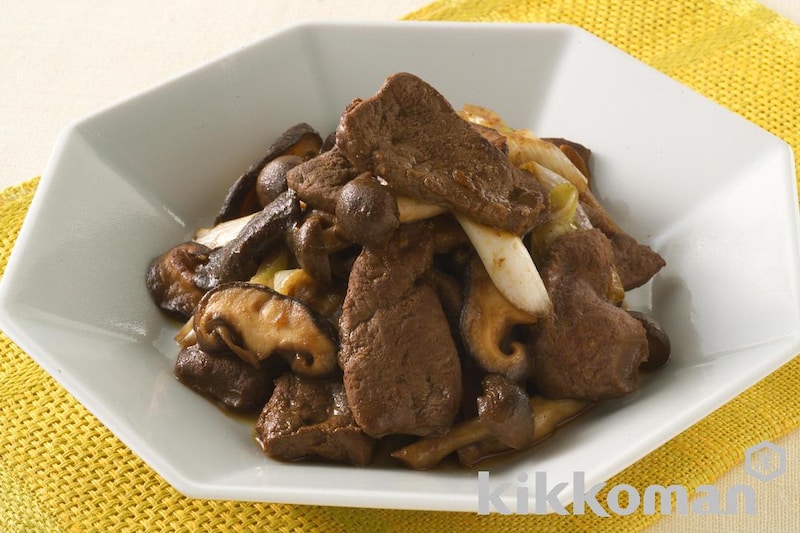 おつまみにも!牛レバーときのこの炒め物