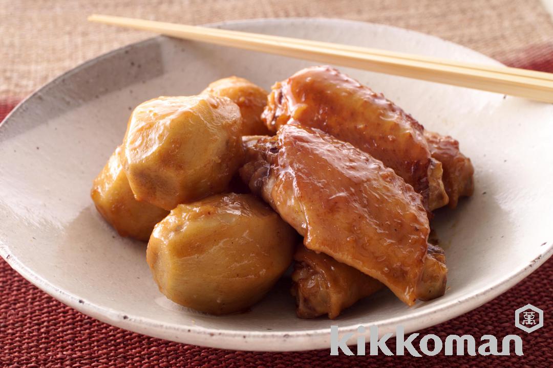 定番の甘辛味！鶏手羽と里芋の煮物