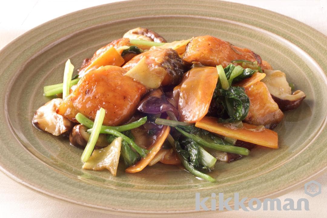 ボリューム満点!鮭と野菜の中華風しょうゆ炒め
