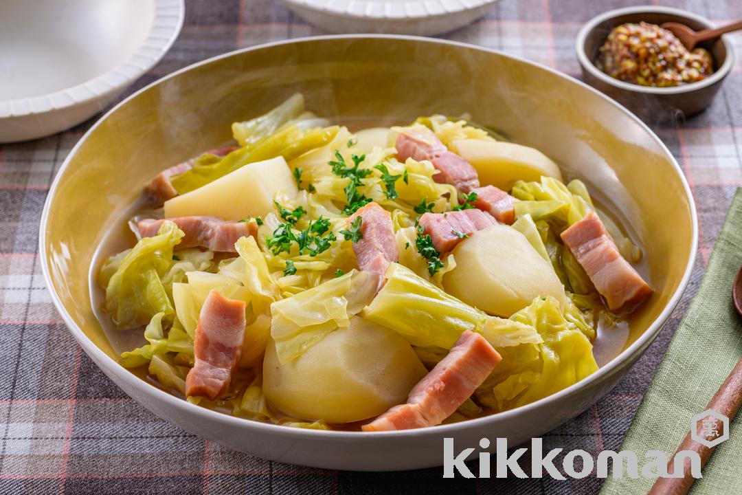 大量消費！ソーセージとキャベツの煮込み