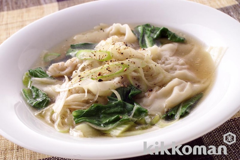 チンゲン菜入りワンタンスープ【シンプルでおいしい基本の中華】