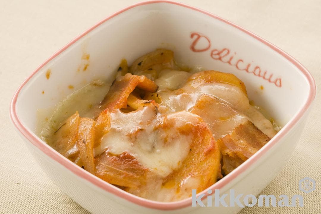 じゃがいもとベーコンのトマトチーズ焼き