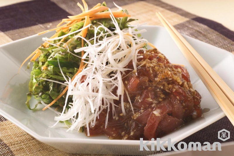 まぐろのユッケ風 生野菜添え