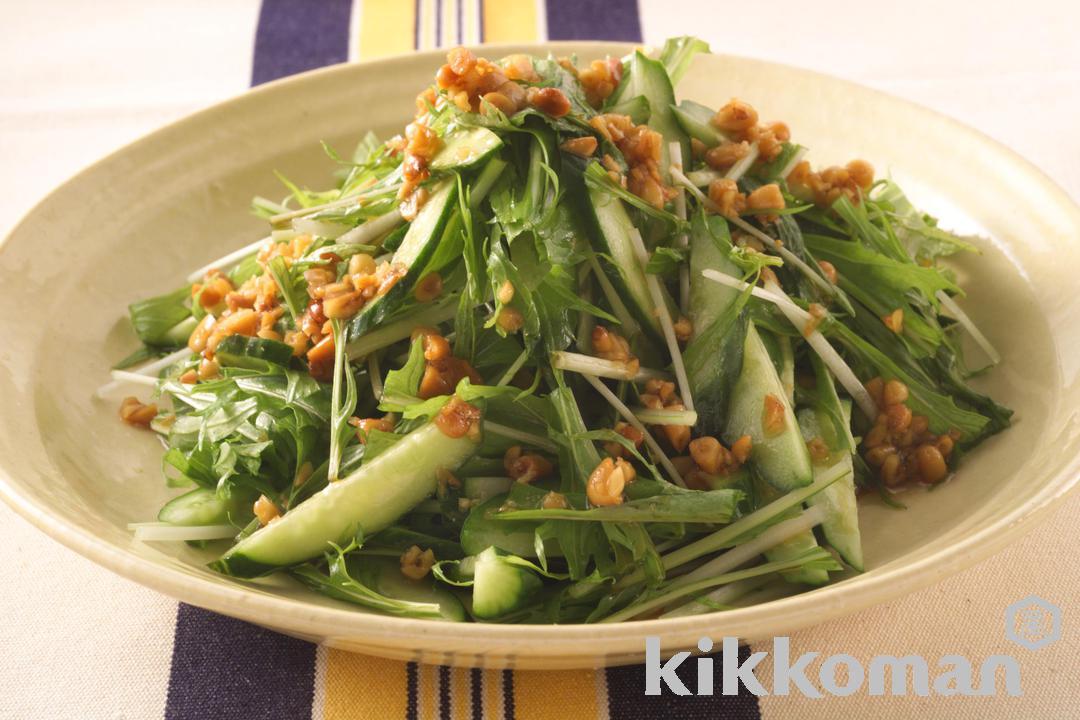 水菜ときゅうりの松の実サラダ