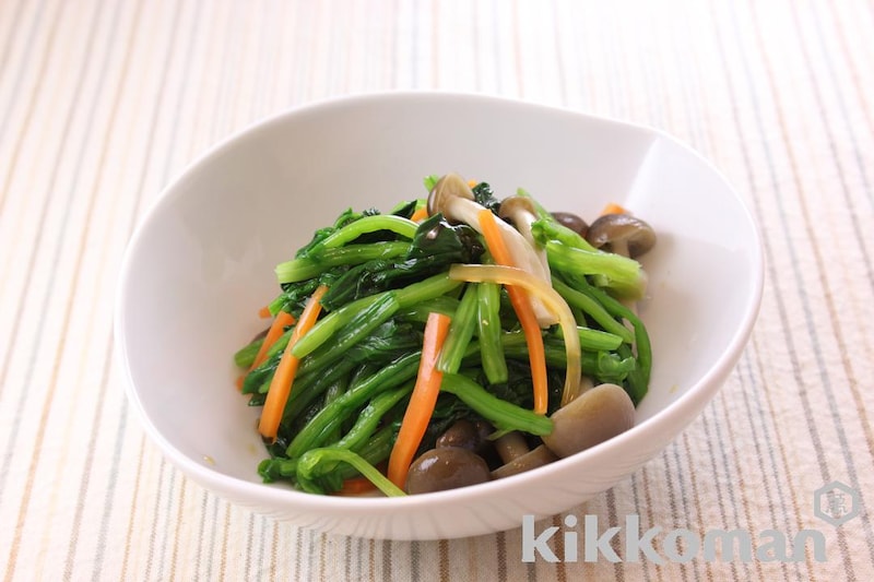 ほうれん草ときのこのおひたし(旨み豊かな昆布だししょうゆ使用)