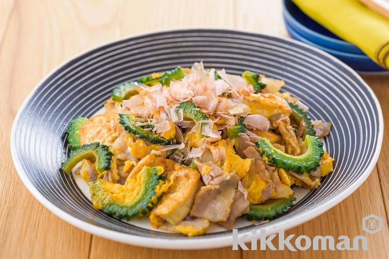 苦みひかえめ!基本のゴーヤチャンプルー【シンプルで人気の炒め物 味つけは生しょうゆだけ】