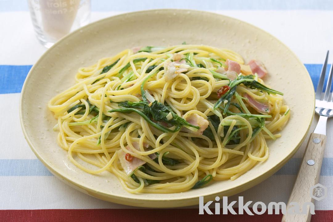 水菜とベーコンのペペロンチーノ【食感が人気のアレンジパスタ】