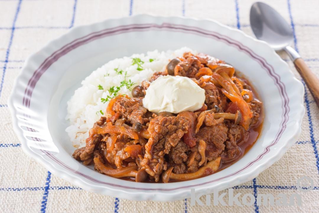 ビーフストロガノフ【人気の洋食・牛薄切り肉で簡単】