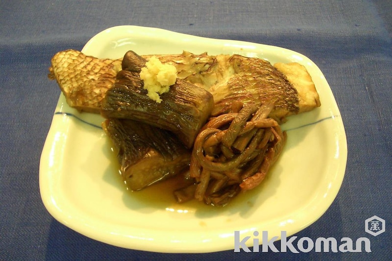 なすとぜんまい煮物(鯛のあら入り)