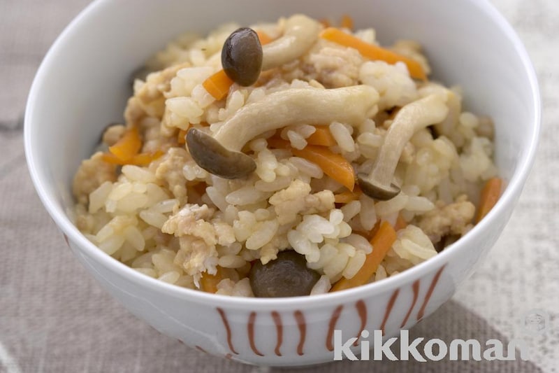 鶏としめじの混ぜご飯