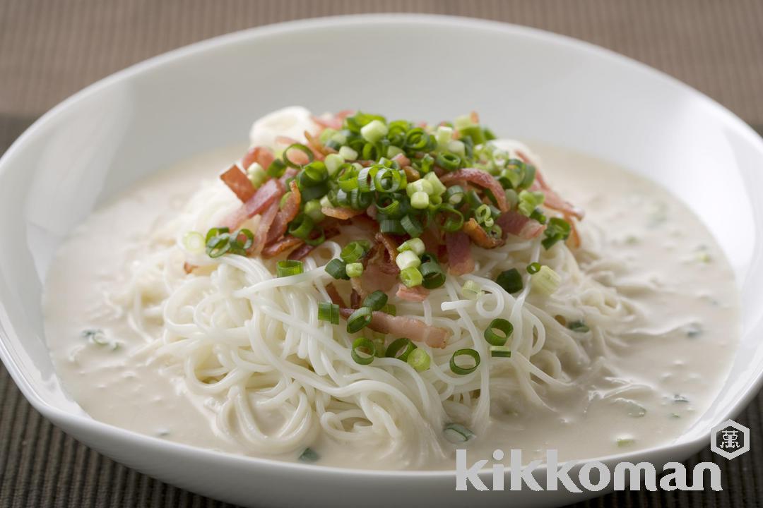 ココナッツ風味のエスニック麺