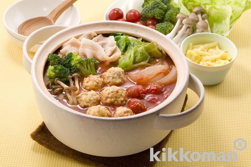 コロコロだんごとたっぷり野菜のトマト鍋(基本の完熟トマトソース使用)