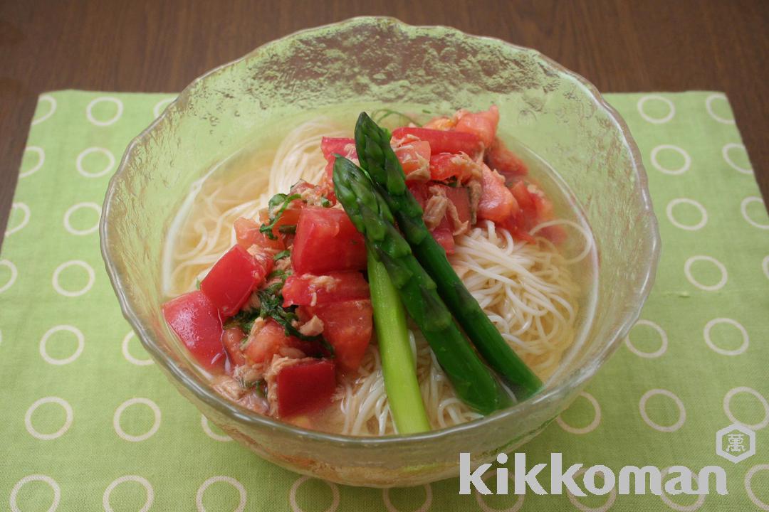 トマトとアスパラのまぜまぜそうめん