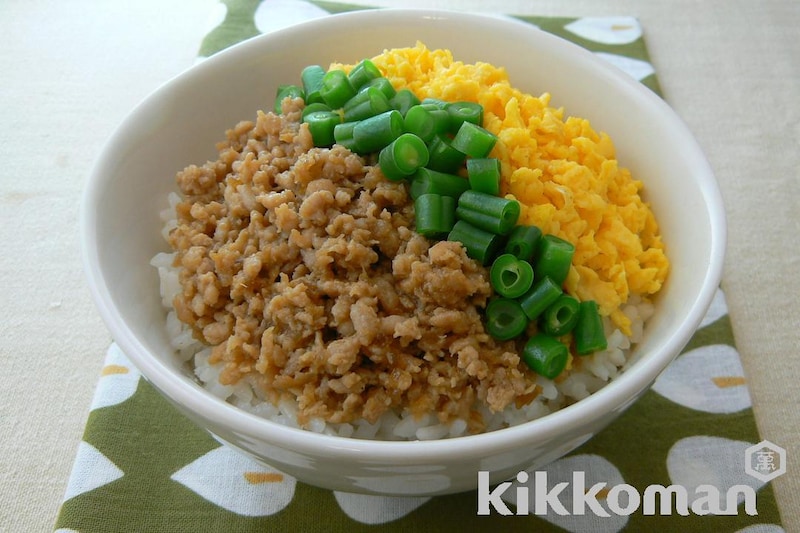 生姜風味の三色そぼろ丼(生姜焼のたれ使用)
