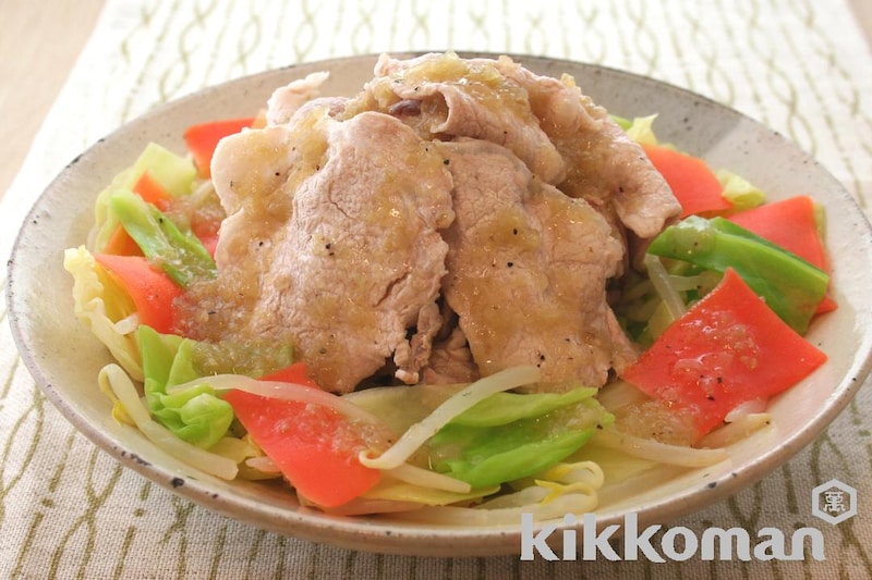 あっさり豚しゃぶサラダ(香味野菜たっぷり塩だれ使用)