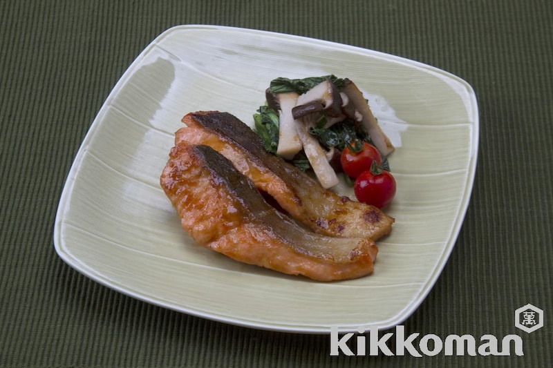 鮭の香ばしソテー(しぼりたて生しょうゆ使用)