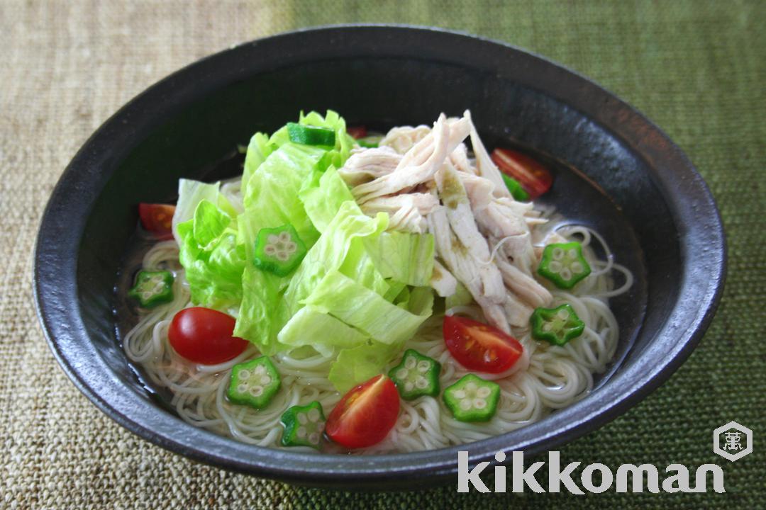 柚子こしょう風味の鶏とオクラの冷かけそうめん