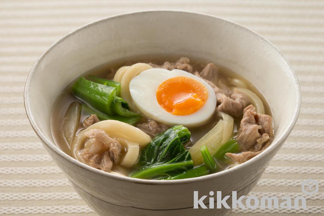 豚肉と小松菜の簡単煮込みうどん【しょうゆとみりんの定番甘辛味】