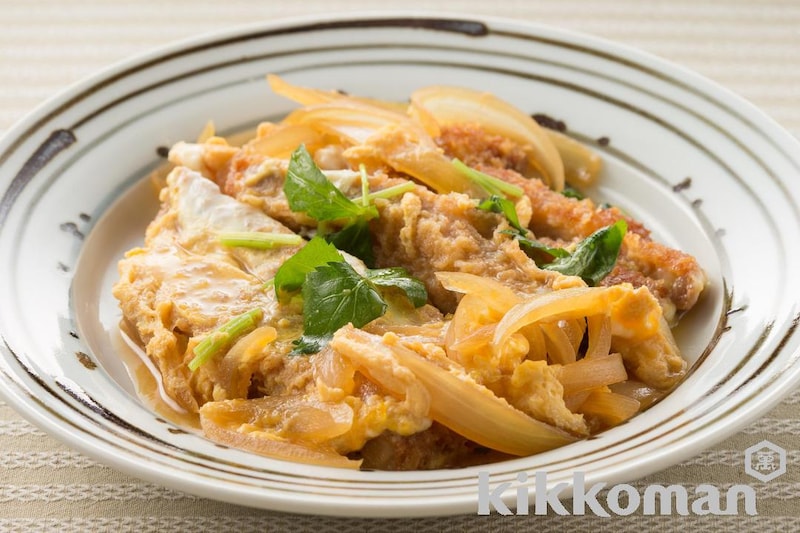 とんかつで手軽に!かつ煮【卵でとじた人気の甘辛味】