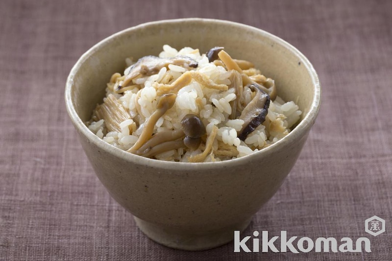 きのこと油揚げ混ぜご飯【いなりずし風の人気の味つけ】