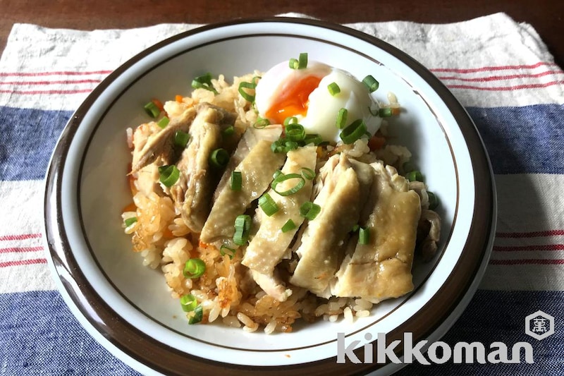 ぶつ切りチキンの炊き込みごはん(山本ゆりさん)