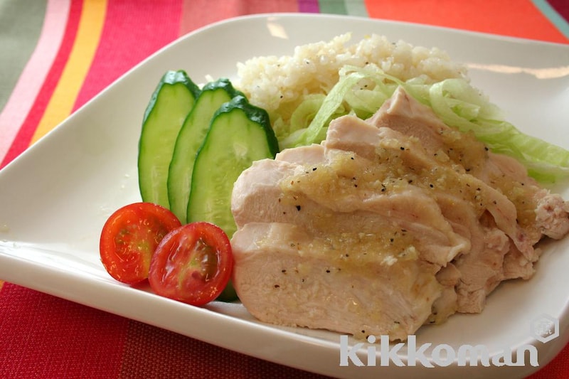 蒸し鶏と野菜のアジア風ごはん(香味野菜たっぷり塩だれ使用)