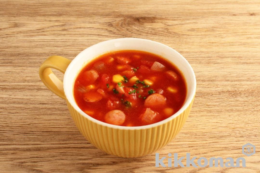 ソーセージとコーンのトマトスープ