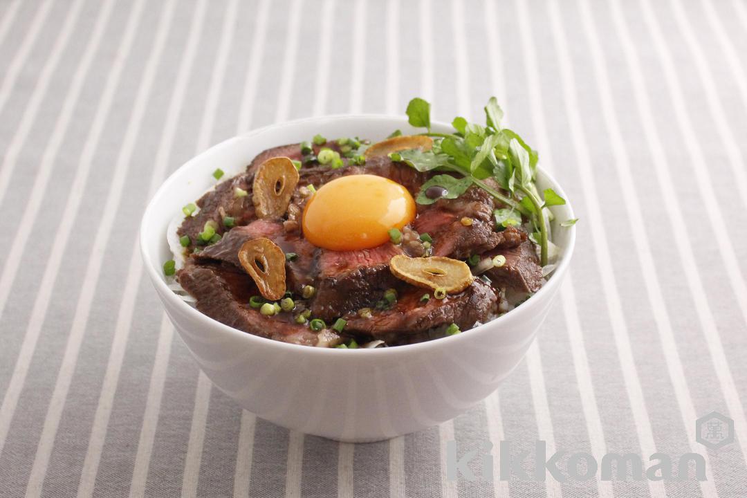 こく旨ガーリックステーキ丼