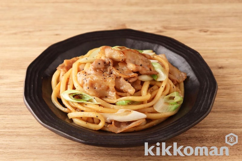 焼肉のたれで!〆の焼きうどん