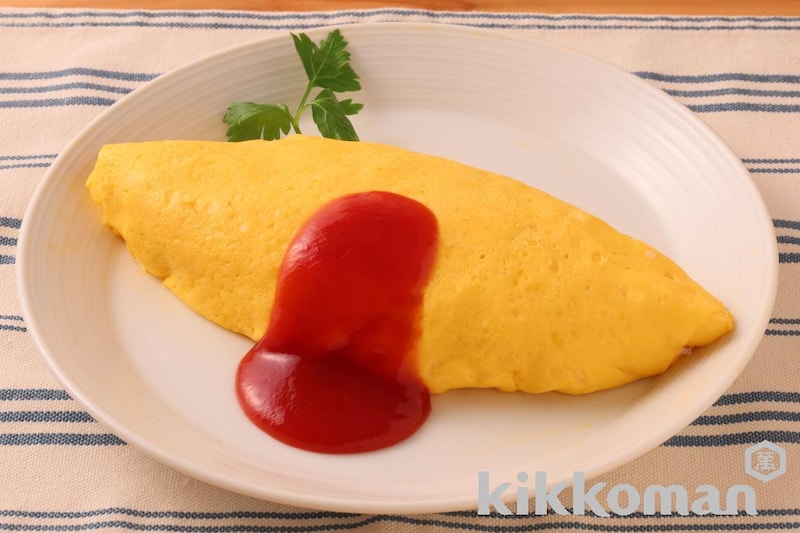 ケチャップたっぷりオムライス