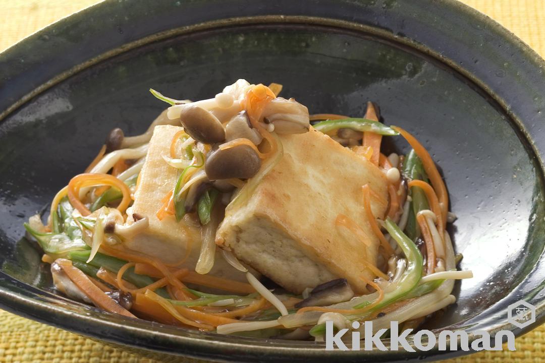 豆腐ステーキ　きのこと野菜のソース