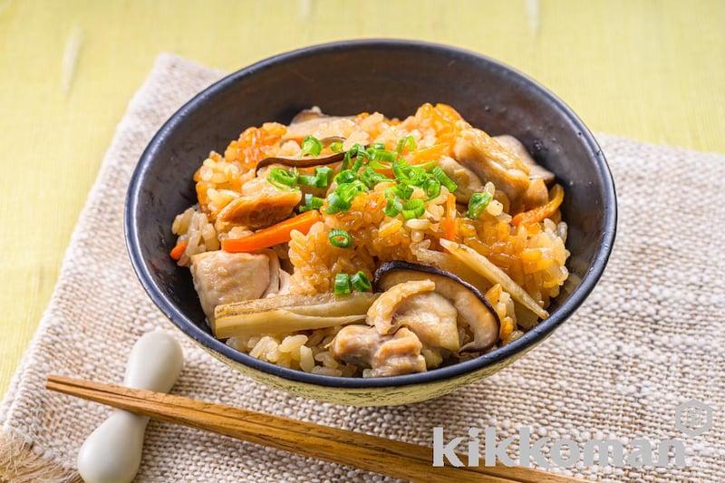 切り餅1つ加えるだけ!もちもち五目おこわ