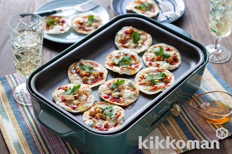 餃子の皮で!ゴルゴンゾーラチーズとナッツのおつまみピザ