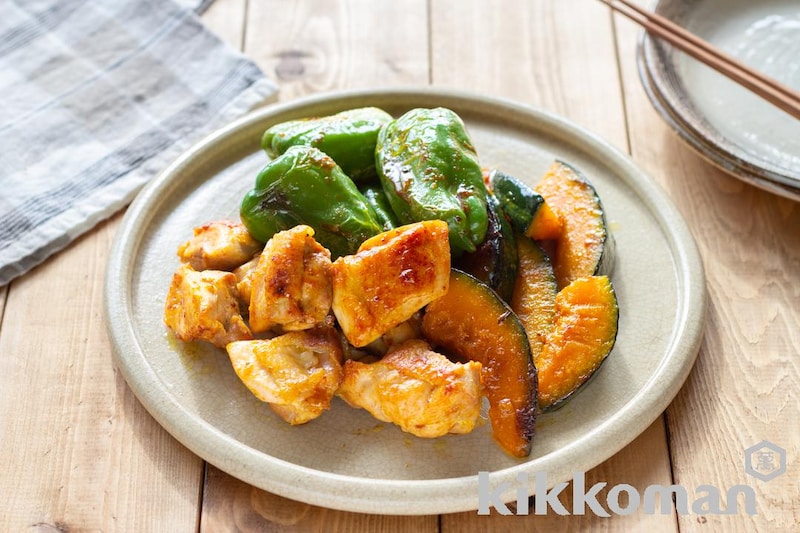 かぼちゃピーマンとチキンのしぼ生焼き【味つけは生しょうゆだけ】