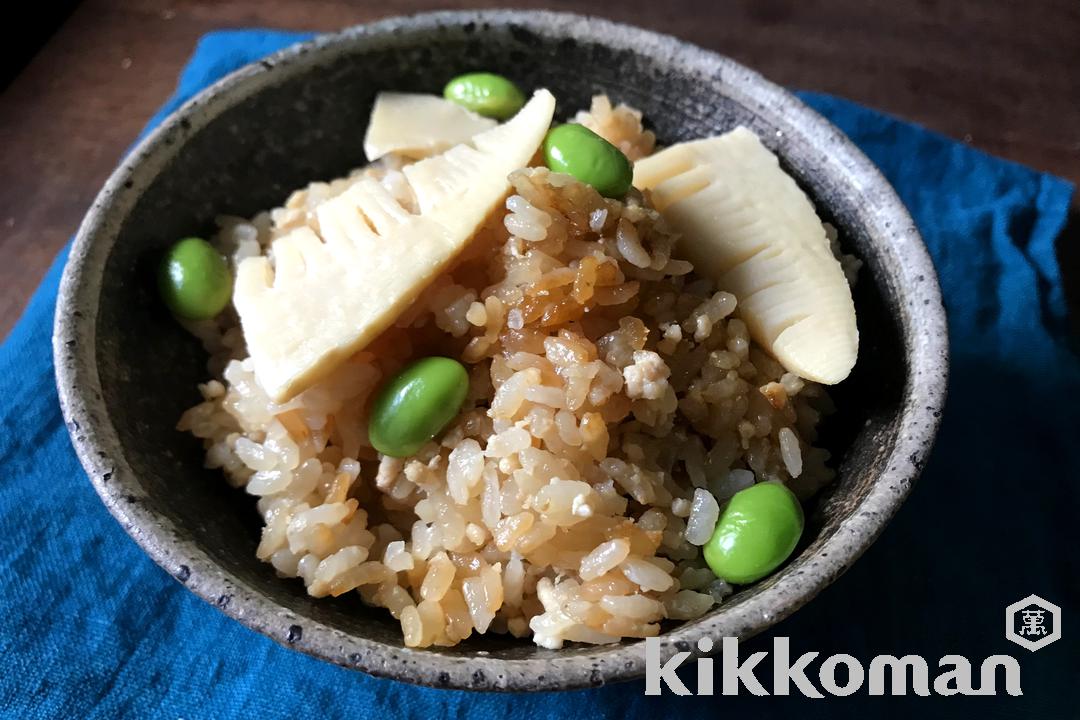 たけのこと鶏ひき肉の炊き込みご飯（山本ゆりさん・旨みあふれる牡蠣だししょうゆ使用）