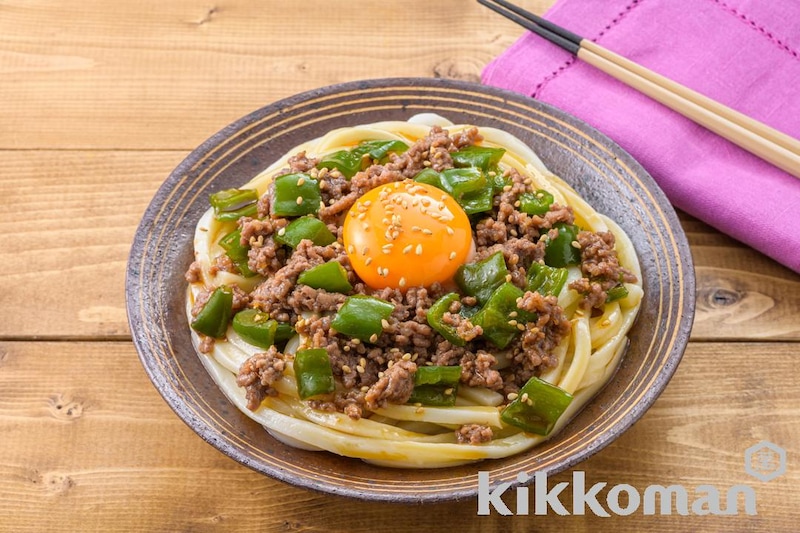 レンジで!ピーマンそぼろのだしたまぶっかけうどん(山本ゆりさん)(旨みあふれる牡蠣だししょうゆ使用)