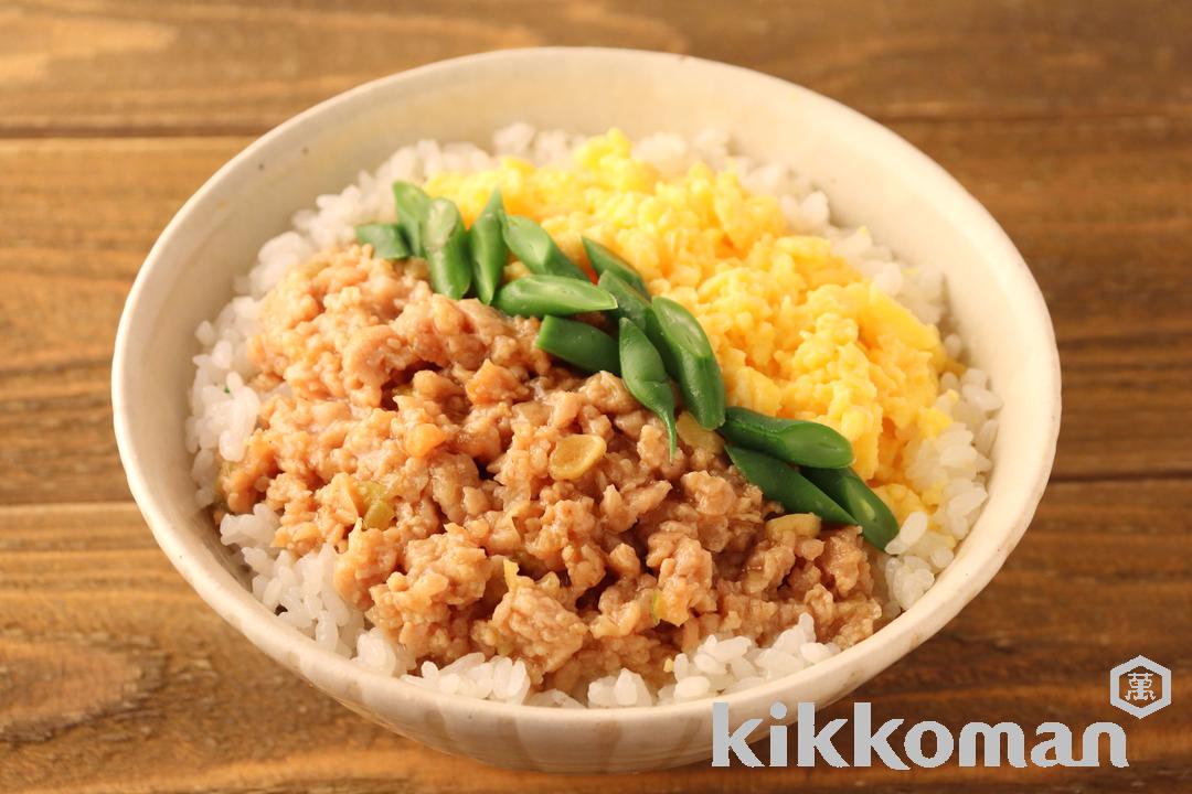 漬け込み冷凍でやわらか！鶏そぼろの２色丼