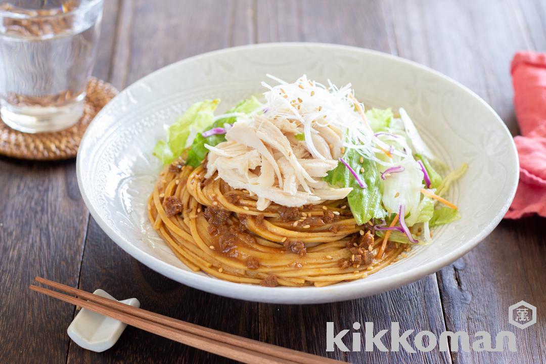 サラダチキンの汁なし担々麺風（大豆麺使用）