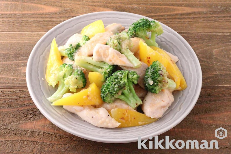 鶏ささみとブロッコリーのねぎ塩炒め(わが家は焼肉屋さん使用)